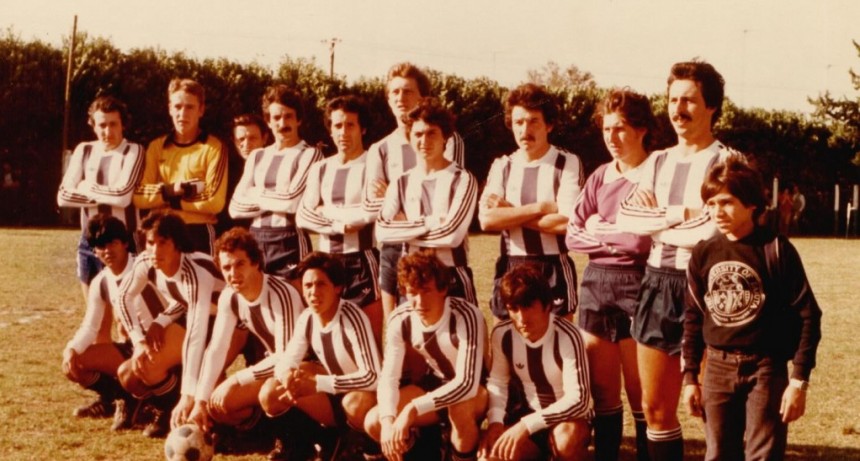 HINCHAS DEL RAYA ELIGIERON LA CAMISETA RETRO MÁS LINDA