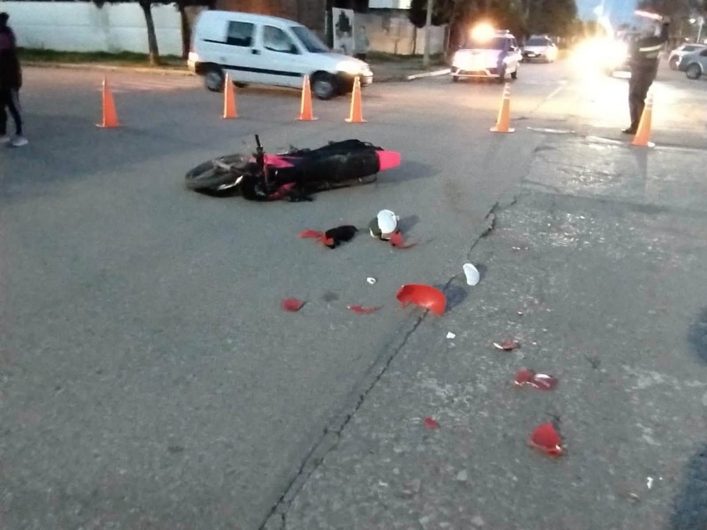 LABORDE: MOTO IMPACT&Oacute; CONTRA UN AUTO