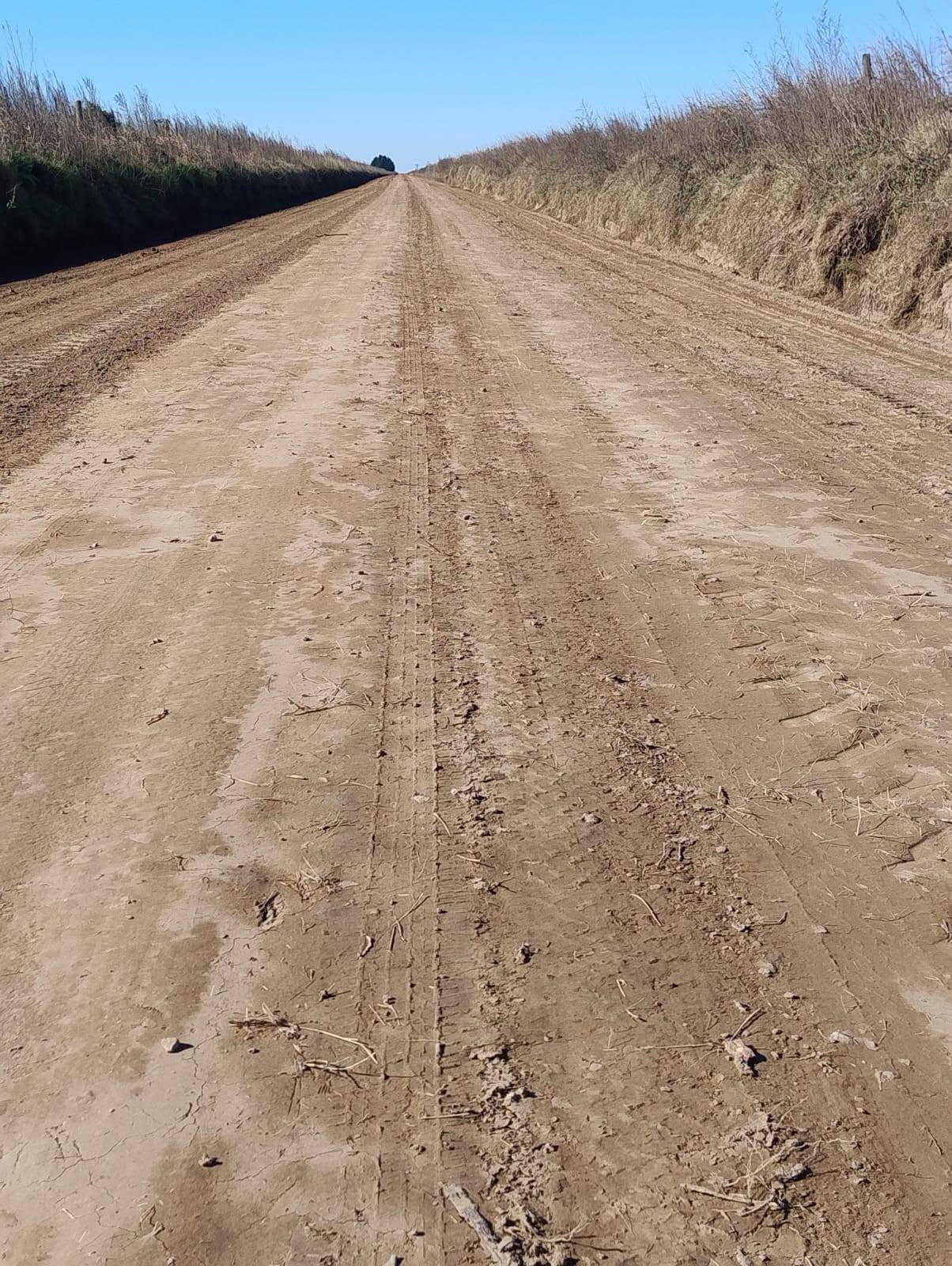 SIGUEN LAS MEJORAS EN LOS CAMINOS RURALES