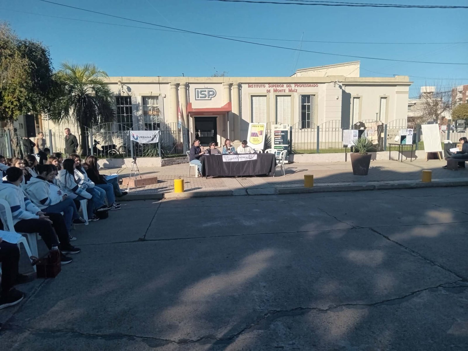CERR&Oacute; PROYECTO EDUCATIVO CON UNA RADIO ABIERTA