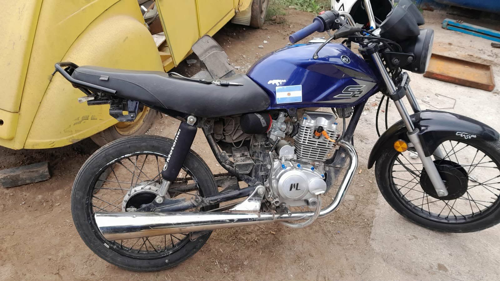 LABORDE: MOTOCICLISTA HACIENDO MANIOBRAS PELIGROSAS