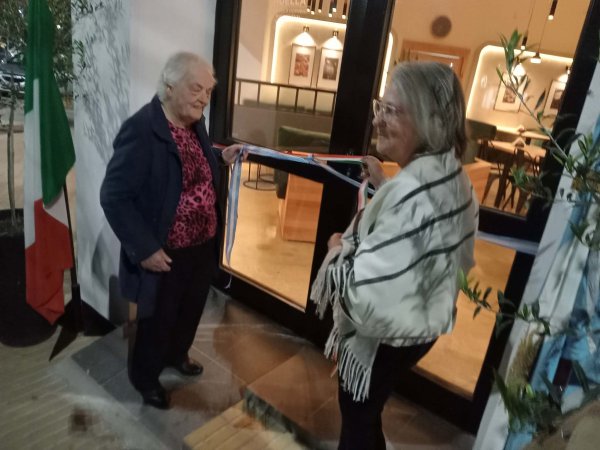 REABRI&Oacute; SUS PUERTAS EL HIST&Oacute;RICO BAR IDEAL