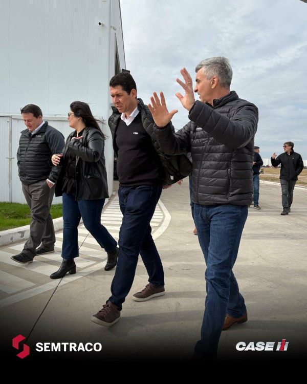 AUTORIDADES DE CNH Y DE CASE IH VISITARON SEMTRACO