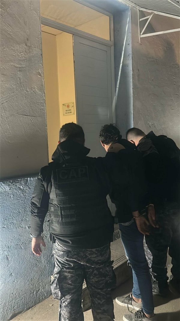 LE ROB&Oacute; LA GARRAFA A SU MADRE TRAS AGREDIRLA