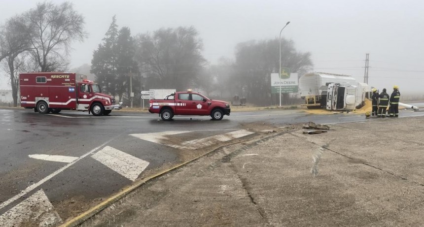 DESPISTE Y VUELCO DE UN CAMIÓN