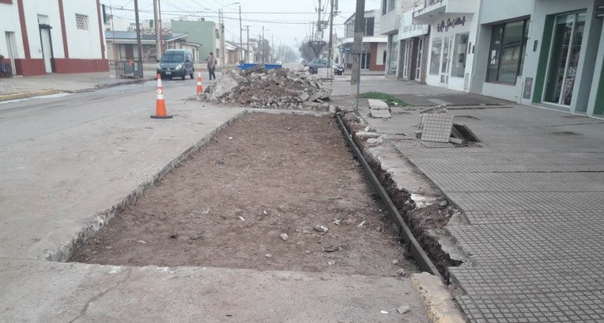 BACHEO Y PAVIMENTACIÓN DE CALLES