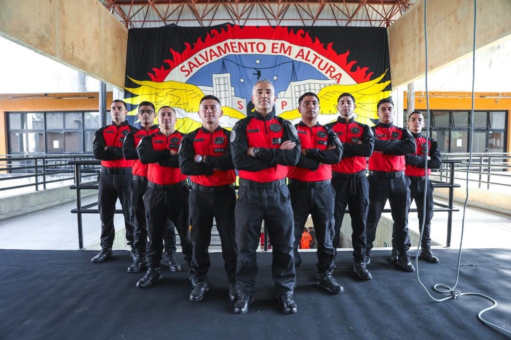 GRAN PAPEL DE BOMBEROS CORDOBESES EN BRASIL