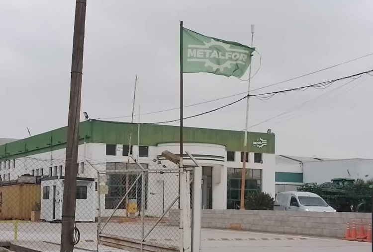 EMPLEADOS DE METALFORT COBRAN A CUENTA GOTAS