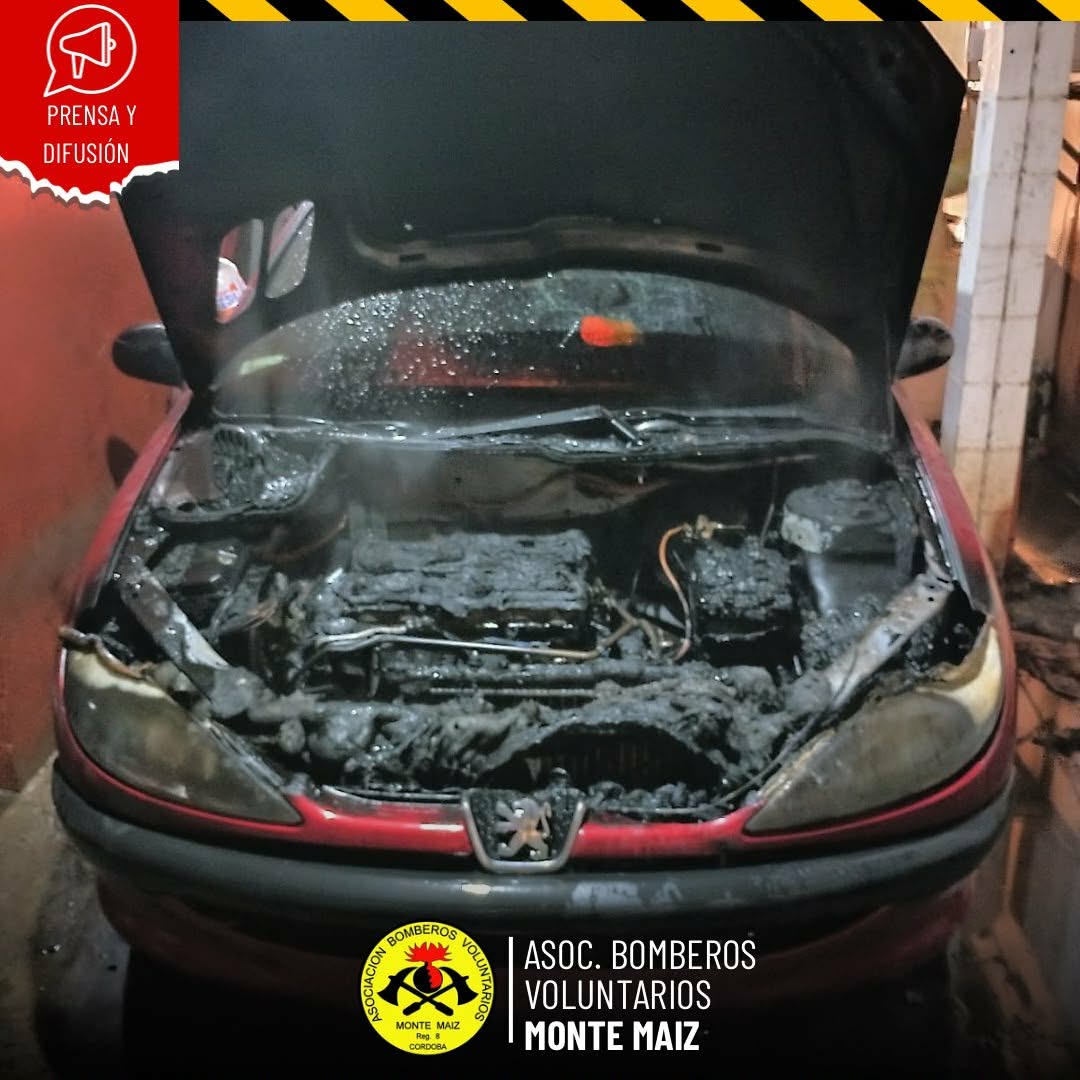 INCENDIO DE UN AUTO EN CALLE 25 DE MAYO
