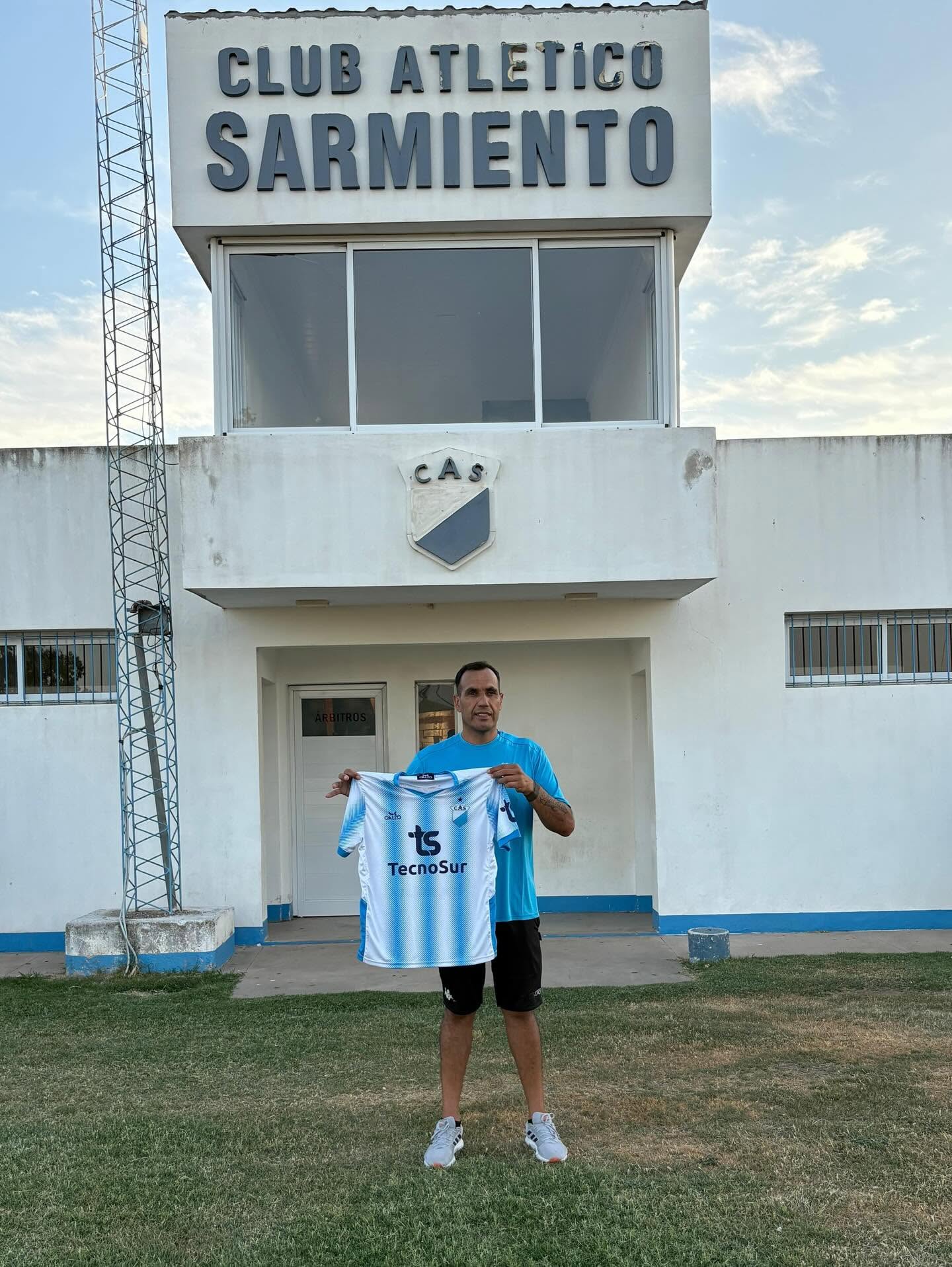 EUBPEN CUELLO CAMPE&Oacute;N CON SARMIENTO DE PUEBLO ITALIANO