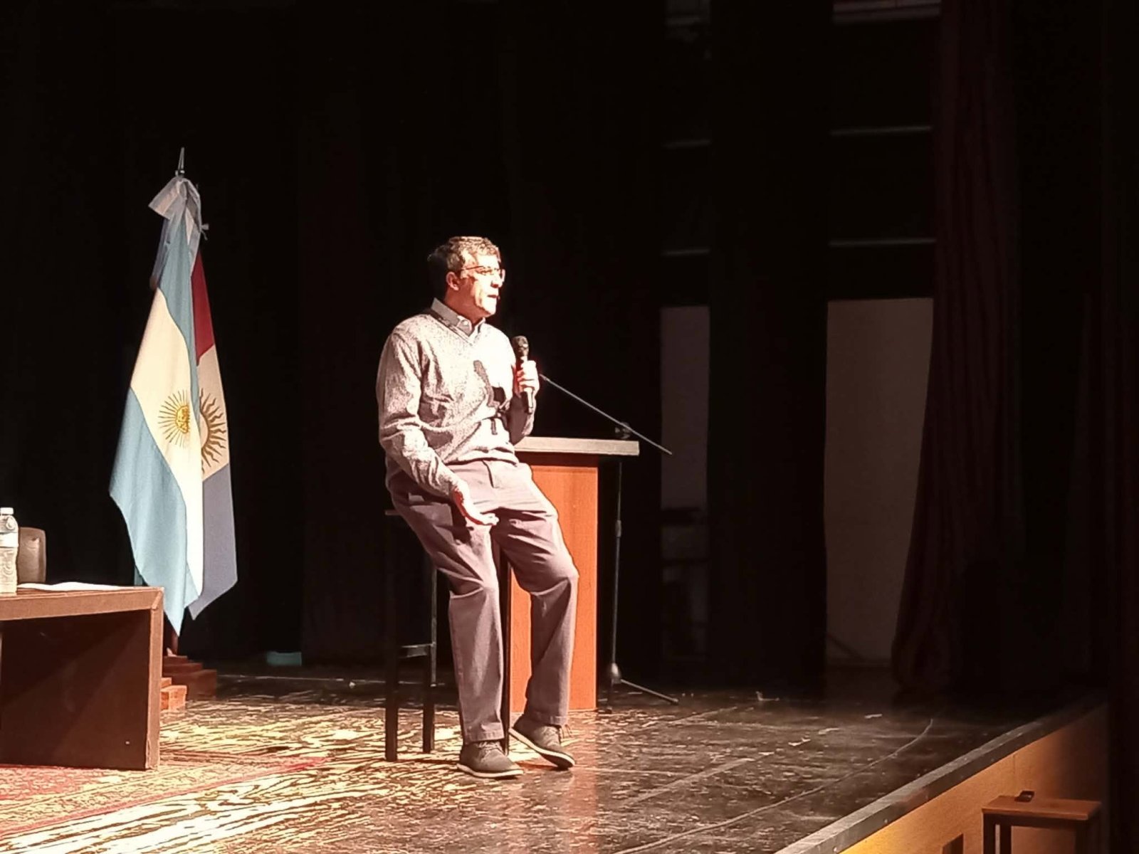 ARIEL ANAYA BUSC&Oacute; INSPIRAR A ESTUDIANTES SECUNDARIOS