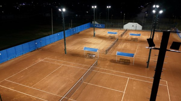 ARGENTINO INAUGUR&Oacute; LA ILUMINACI&Oacute;N DE SUS CANCHAS DE TENIS