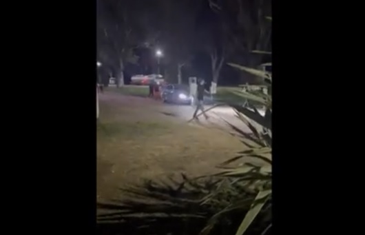 VIOLENCIA A LA SALIDA DE UN LOCAL BAILABLE EN POSSE