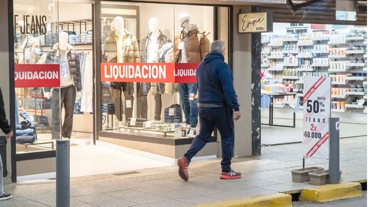 OTRA FUERTE CAÍDA DE LAS VENTAS MINORISTAS 