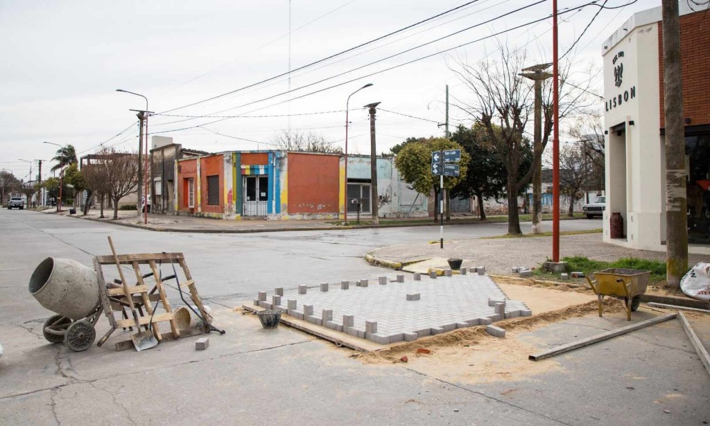 NUEVO REDUCTOR DE VELOCIDAD EN LA PLAZA