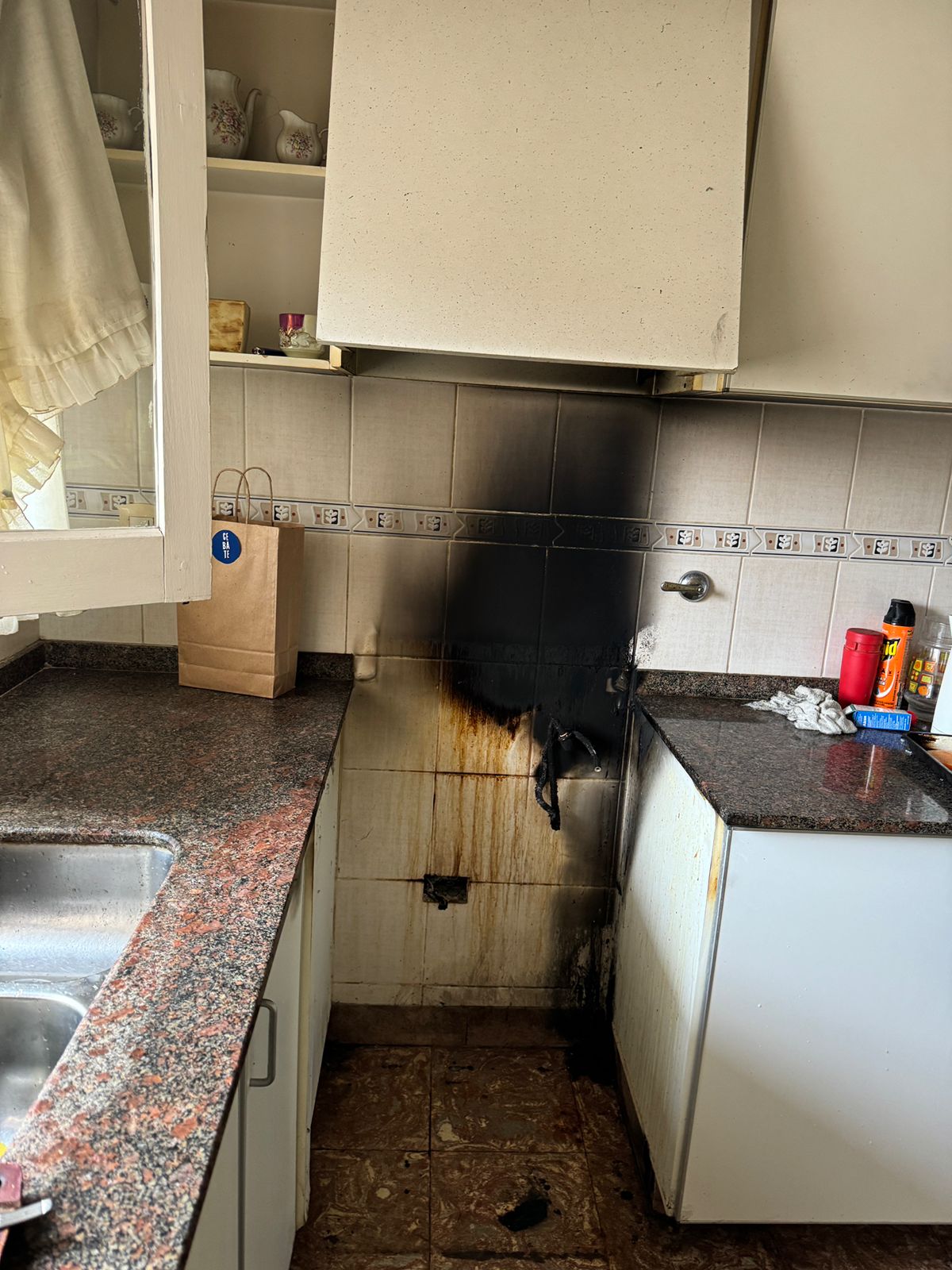 PRINCIPIO DE INCENDIO EN UNA VIVIENDA