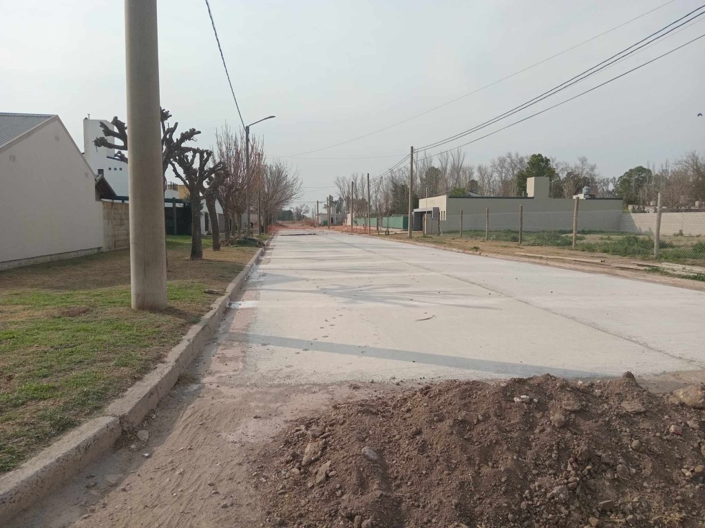 CONTINÚAN LAS OBRAS DE PAVIMENTACIÓN DE CALLES