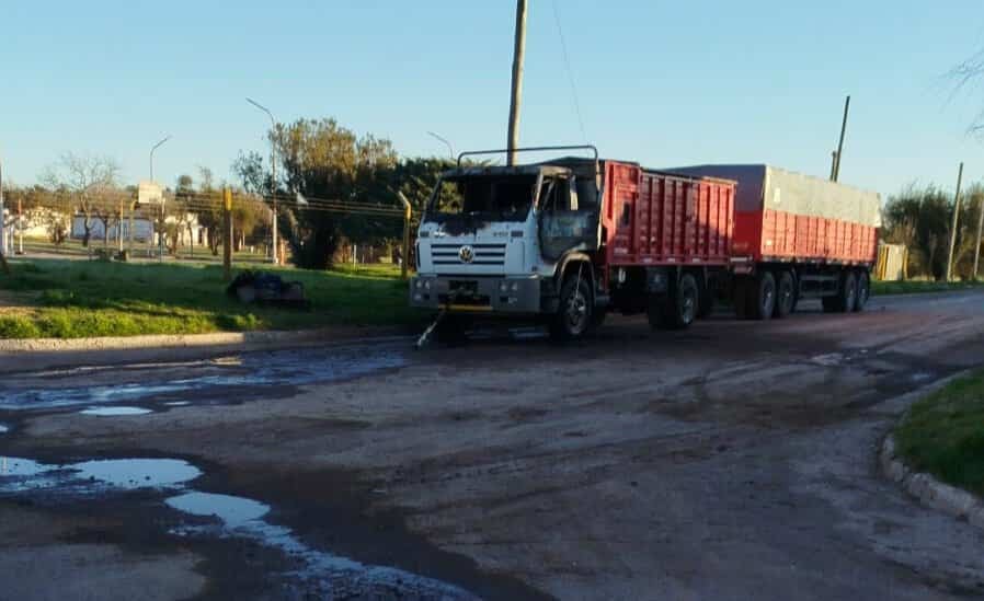 INCENDIO DE CAMIÓN EN WENCESLAO ESCALANTE