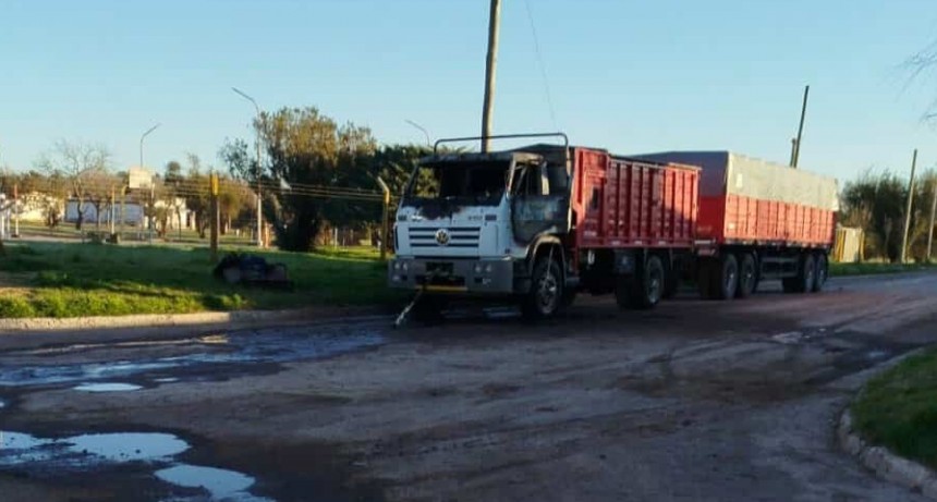 INCENDIO DE CAMIÓN EN WENCESLAO ESCALANTE