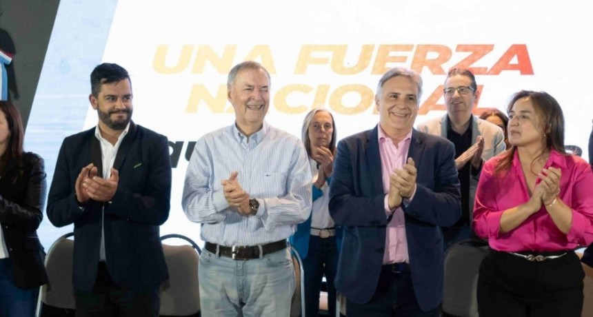 INTENDENTES RADICALES QUE ACOMPAÑAN A SCHIARETTI