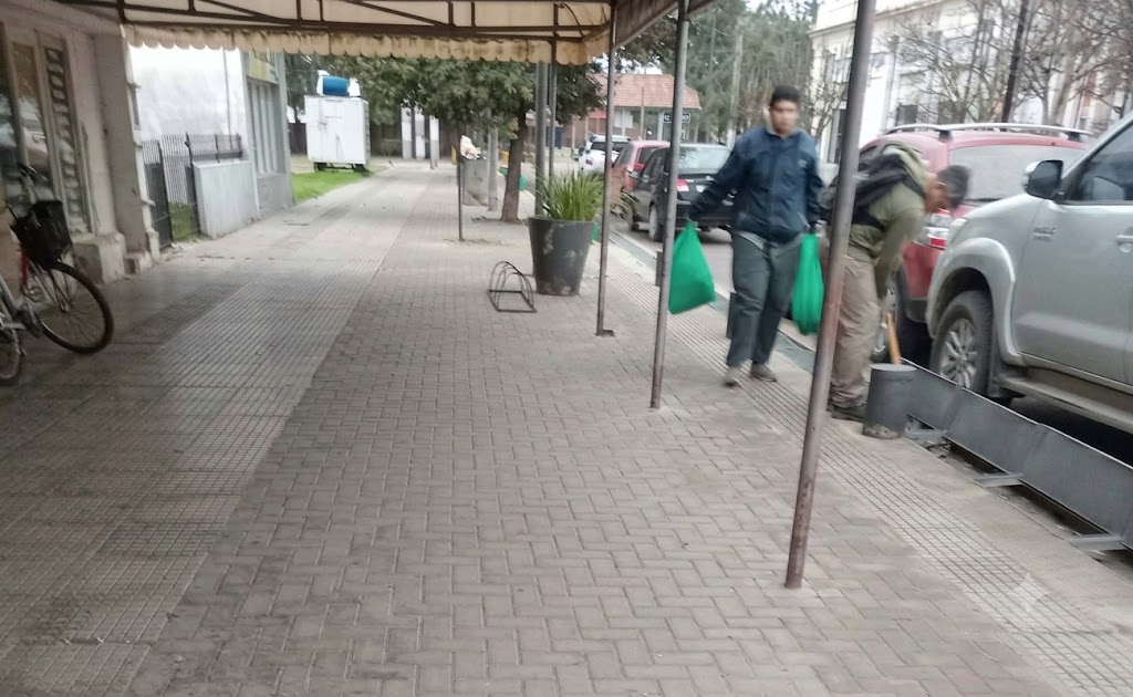 LIMPIEZA DE DESAG&Uuml;ES EN LA PEATONAL