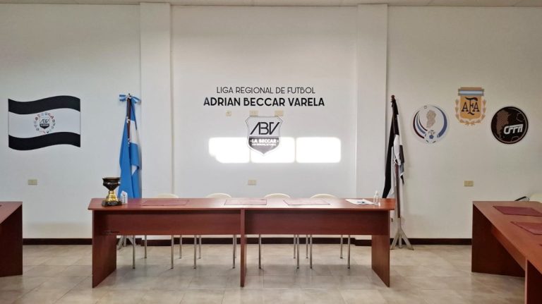 CONFERENCIA DE PRENSA DE LA BECCAR VARELA
