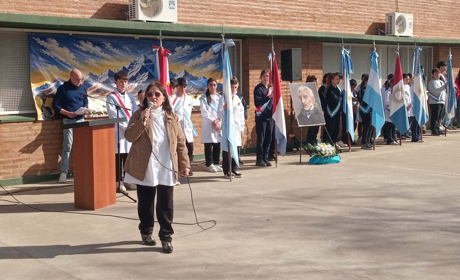 EMOTIVO LLAMADO A FORJAR LA PATRIA