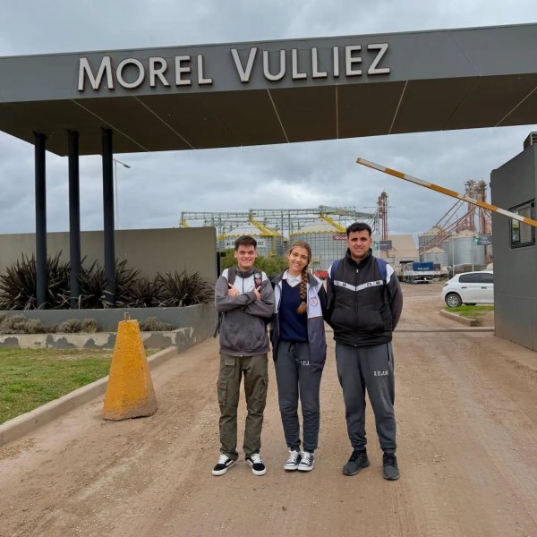 PASANTES DE ESCALANTE EN EMPRESAS DE MONTE MA&Iacute;Z