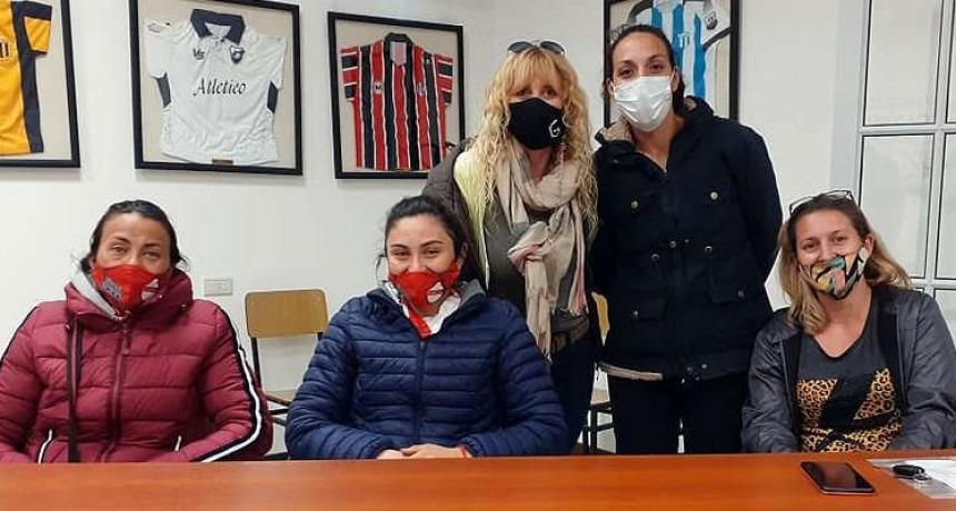 IMPULSAN EL FÚTBOL FEMENINO