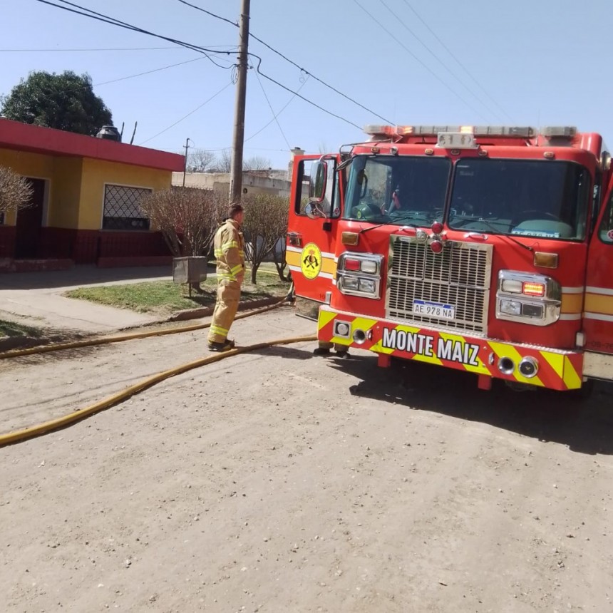 PRINCIPIO DE INCENDIO EN UN PATIO