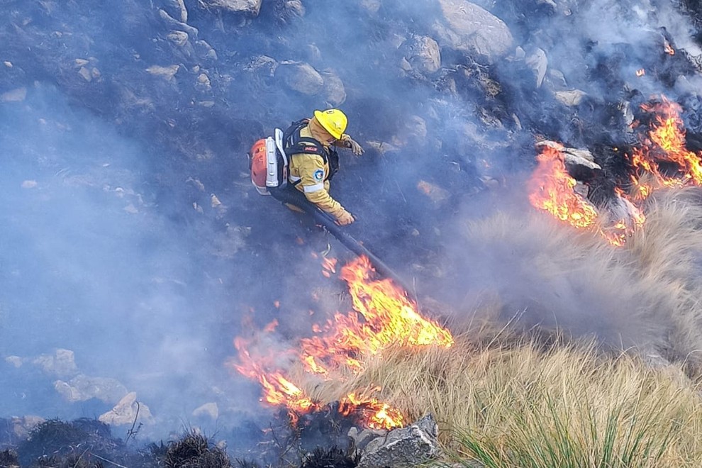 CONTINÚA EL COMBATE DEL FUEGO EN LA PROVINCIA