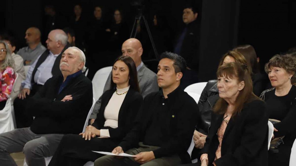 AUTORIDADES MUNICIPALES EN EL ACTO DEL CENMA