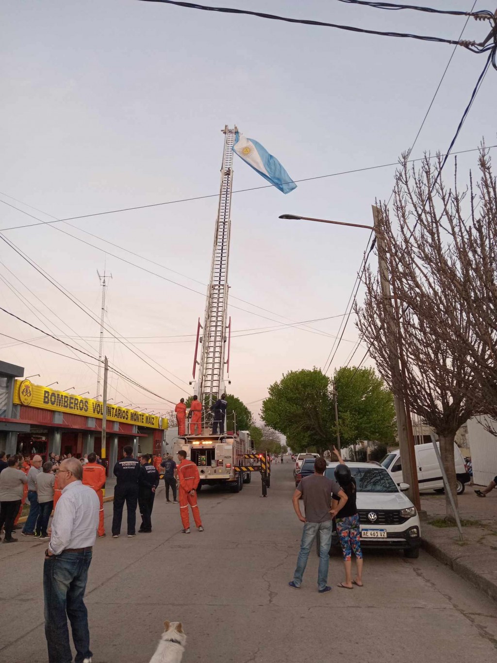 LLEGÓ EL CAMIÓN NUEVO DE BOMBEROS