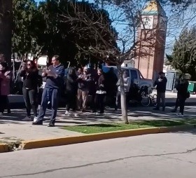 PARO DE MUNICIPALES Y TENSIÓN EN CORRAL DE BUSTOS