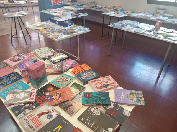 EXITOSO COMIENZO DE LA FERIA DEL LIBRO 