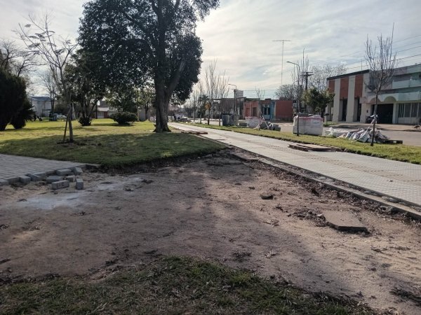 CONTINUIDAD DE LA REMODELACI&Oacute;N DE LA PLAZA