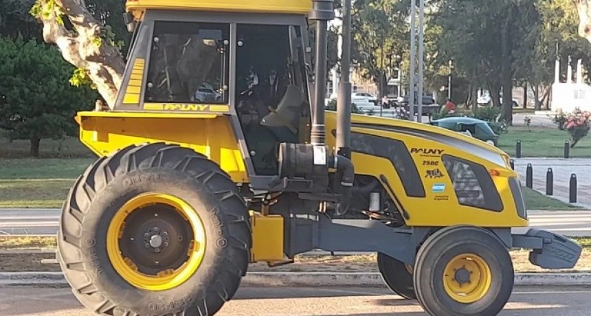 TRACTOR ROBADO EN GUATIMOZÍN APARECIÓ EN CANALS