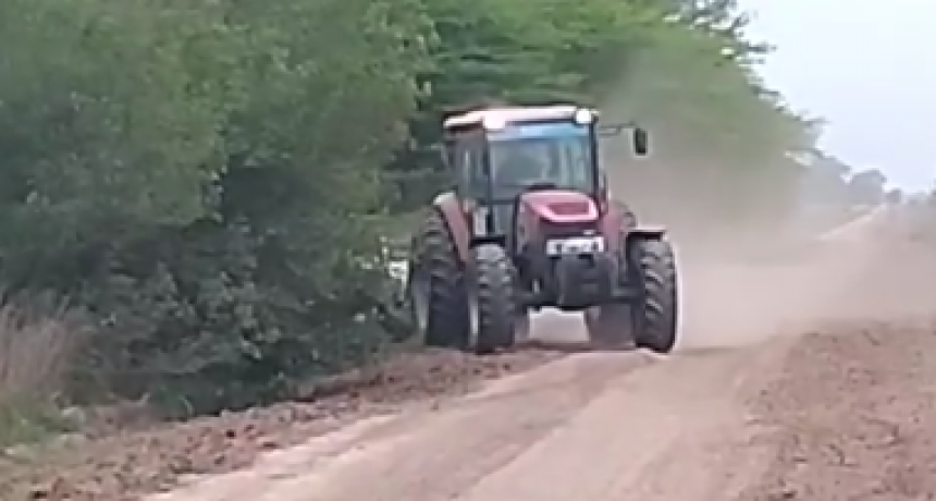 MANTENIMIENTO DE BANQUINAS EN CAMINO RURAL