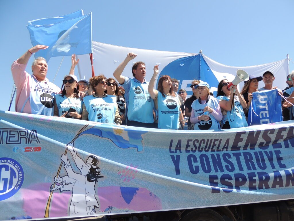 PARO DOCENTE POR 24 HS. Y MOVILIZACIÓN A BUENOS AIRES