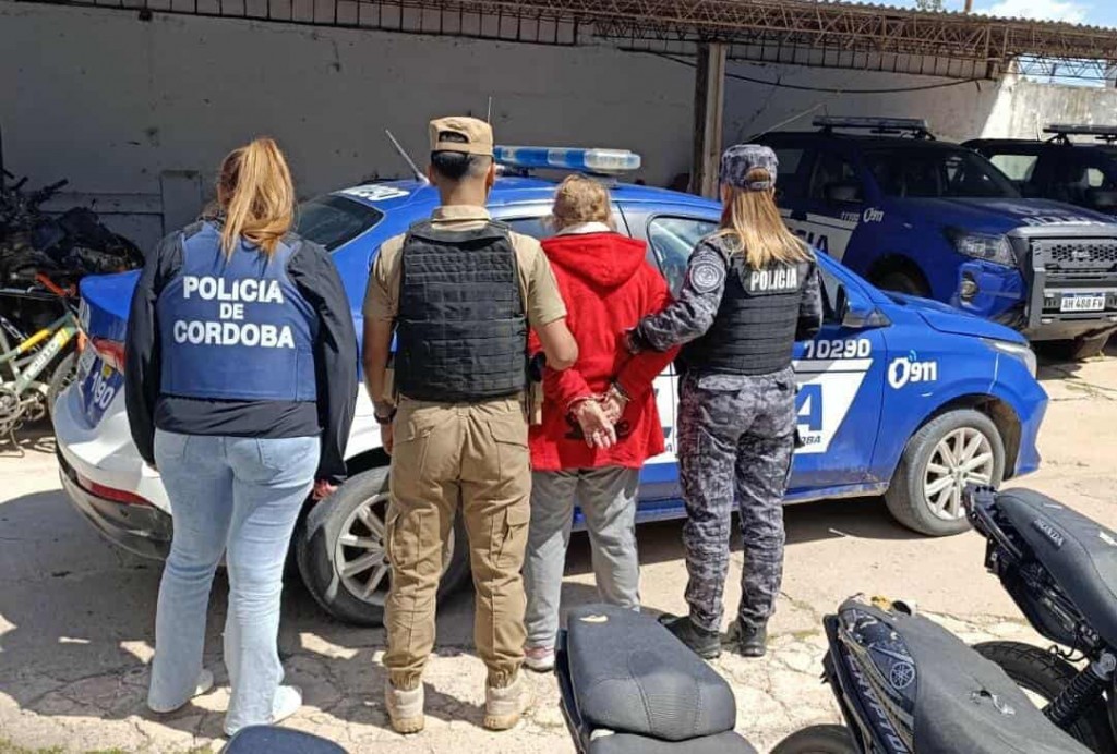 DETUVIERON MUJER QUE ESTARÍA INVOLUCRADA EN ESTAFAS