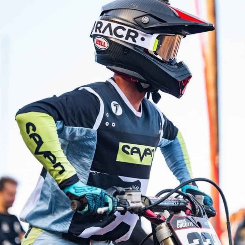 GRAN ACTUACIÓN DE AGUSTÍN CUCOTTI EN ACHIRAS