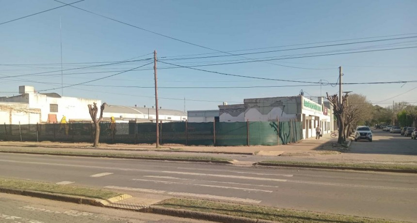 DEMOLICIÓN DEL SUPERMERCADO DE LA COOPERATIVA