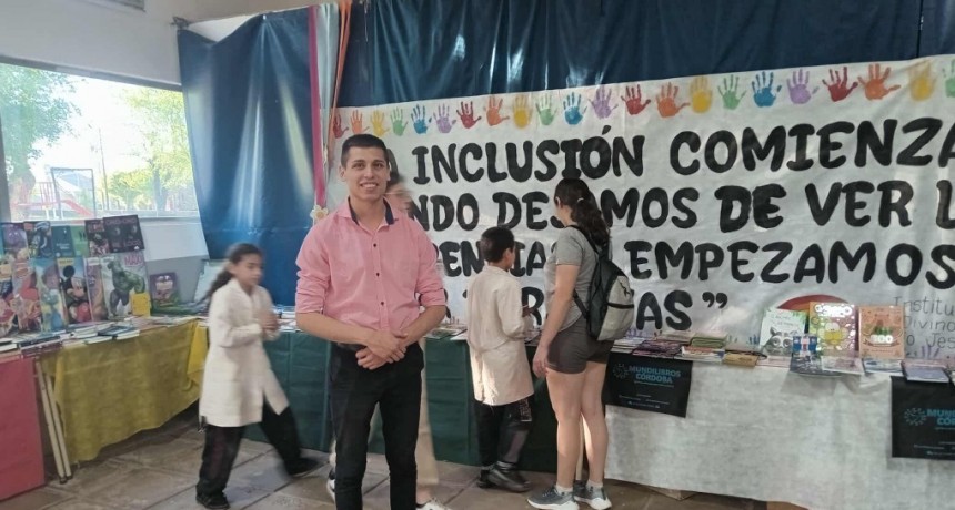 FERIA DEL LIBRO EN LA ESCUELA LUIS DE TEJEDA