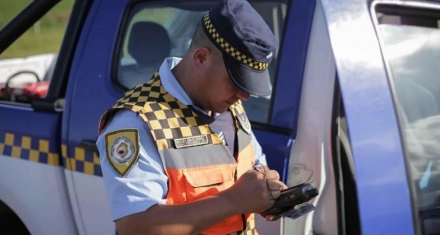 POLÉMICA POR UNA MULTA POR AMAMANTAR EN VIAJE