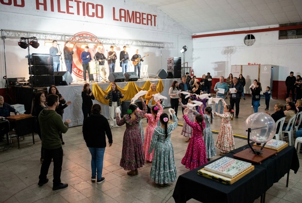 T&Oacute;MBOLA PARROQUIAL: UNA EDICI&Oacute;N PARA EL RECUERDO