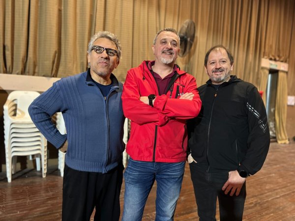 GRUPO TRIBUTO PRESENTA LA OBRA ART