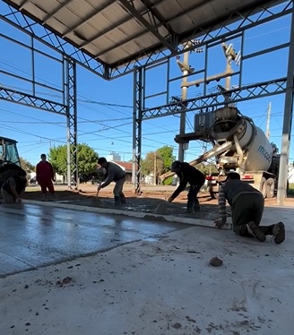 YA CONSTRUYEN EL PISO DE LA AMPLIACI&Oacute;N DEL CUARTEL