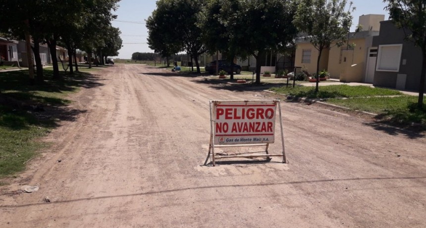 CEDIÓ TAPA DE CLOACAS EN CALLE CHUBUT