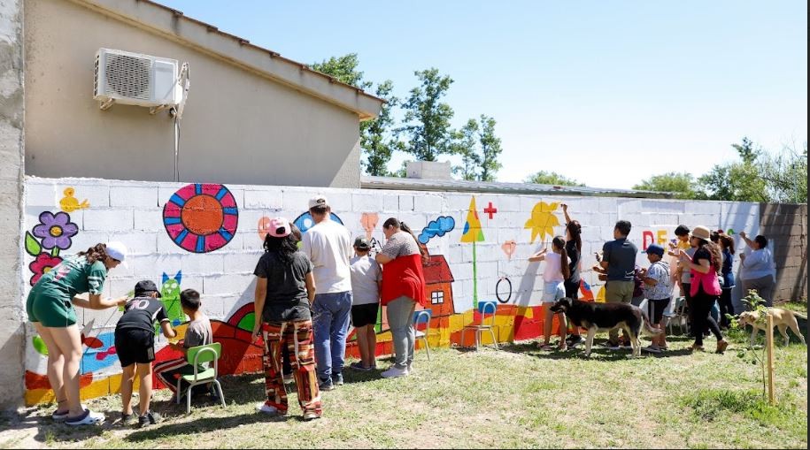 DETALLES FINALES DEL MURAL POR LOS DERECHOS DE LOS NIÑOS