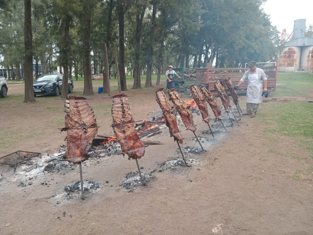 YA SE CELEBRA EL DÍA DE LA TRADICIÓN EN EL PASEO DE LA HERMANDAD